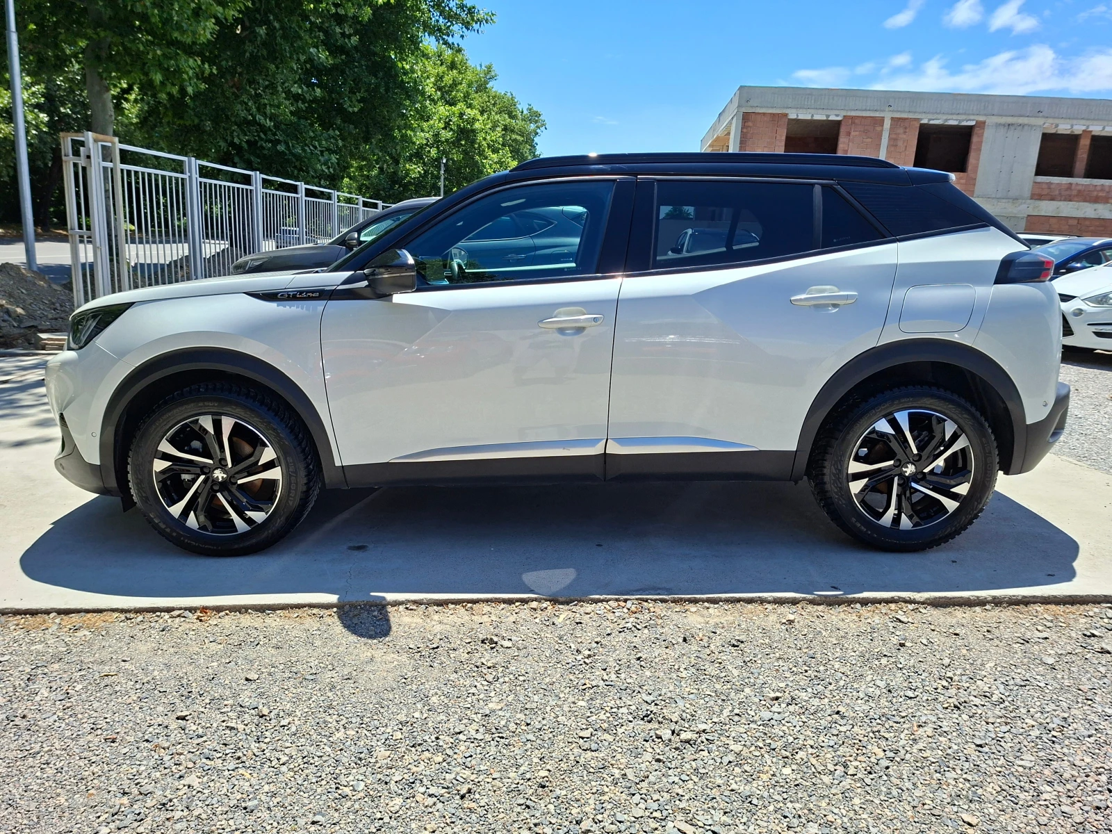 Peugeot 2008 1.5d-GT-line-6sk-Navi-Kamera-Keyless-Euro-6D, снимка 4 - Автомобили и джипове - 55026624