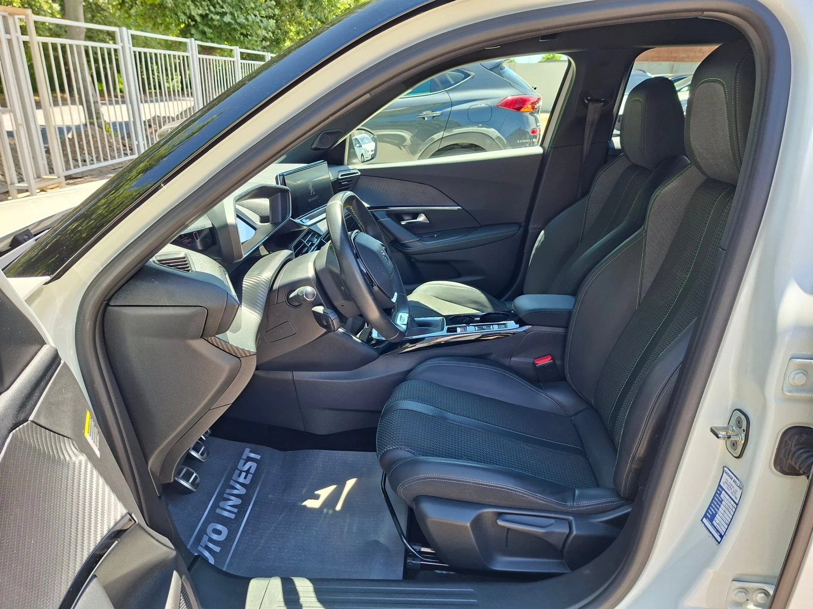 Peugeot 2008 1.5d-GT-line-6sk-Navi-Kamera-Keyless-Euro-6D, снимка 9 - Автомобили и джипове - 55026624
