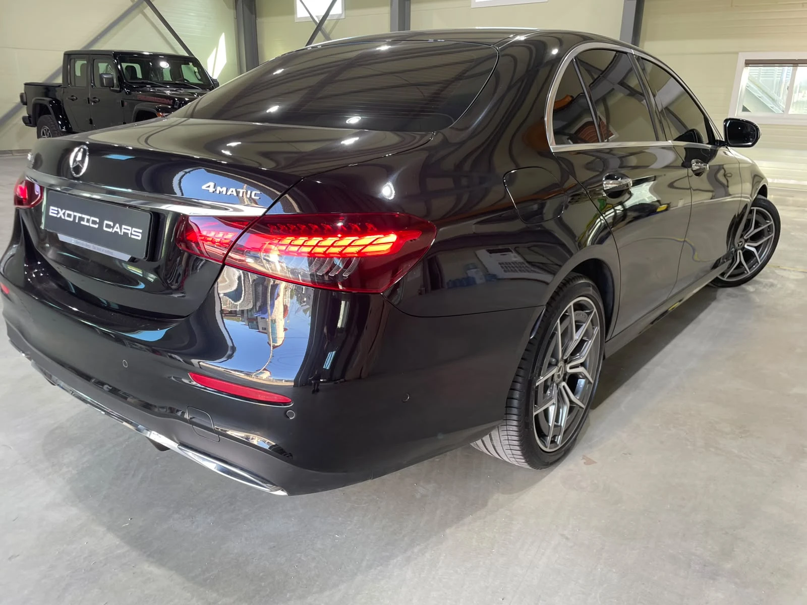 Mercedes-Benz E 220 d 4matic ! AMG Line !, снимка 4 - Автомобили и джипове - 55278535