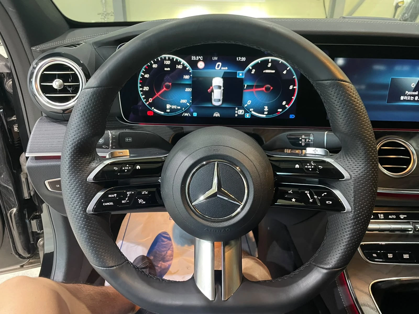 Mercedes-Benz E 220 d 4matic ! AMG Line !, снимка 14 - Автомобили и джипове - 55278535