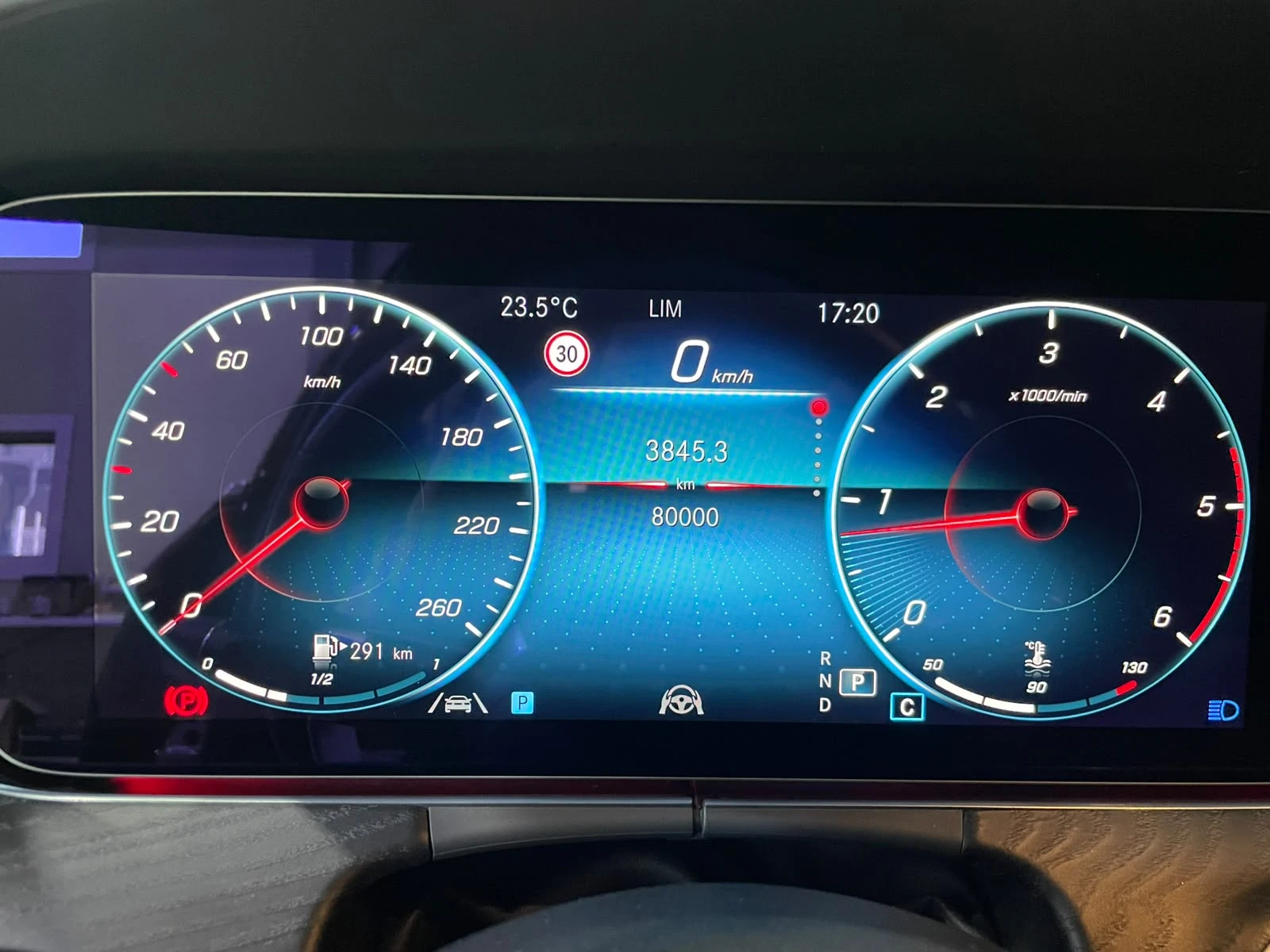 Mercedes-Benz E 220 d 4matic ! AMG Line !, снимка 13 - Автомобили и джипове - 55278535