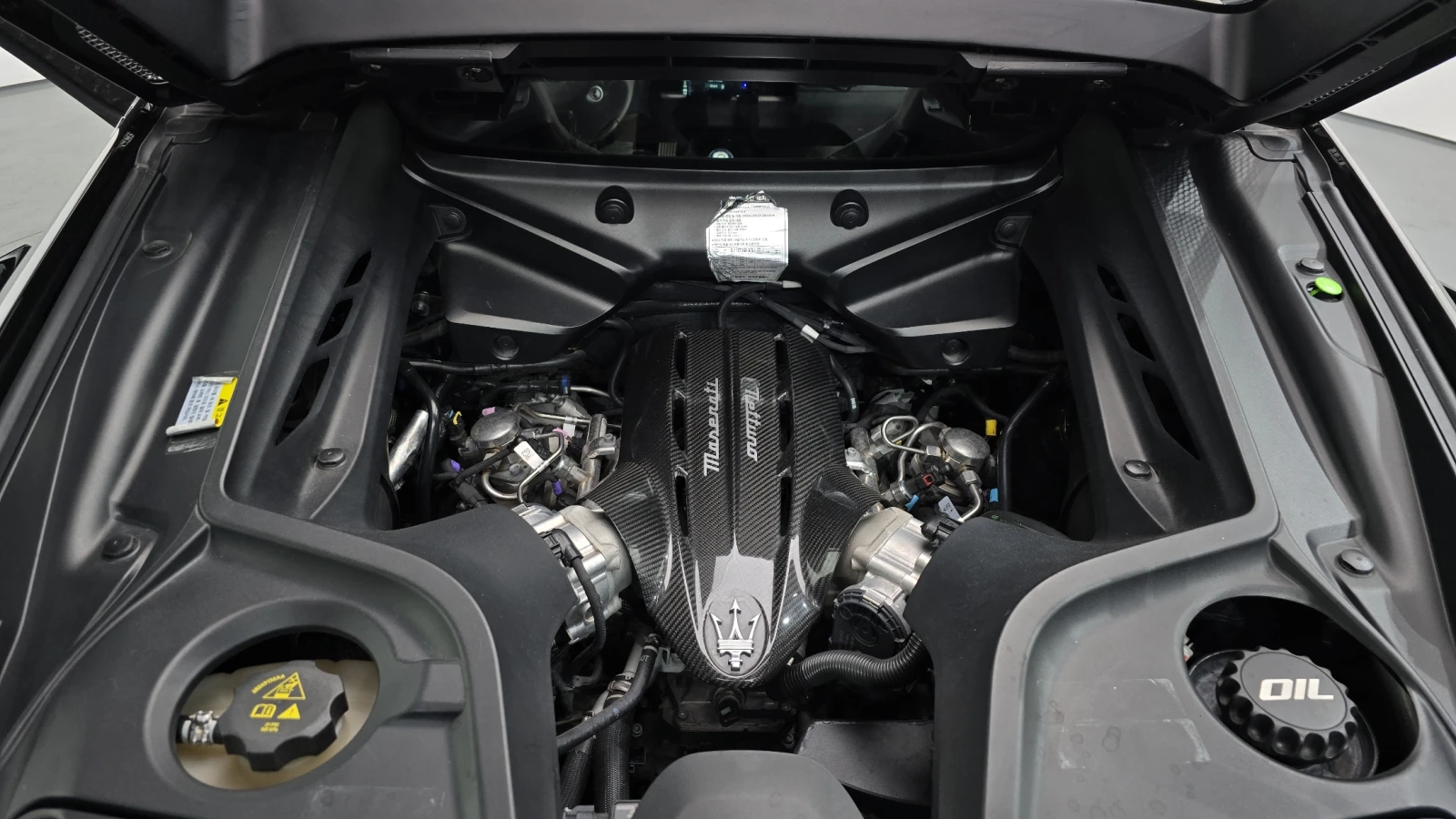 Maserati MC20 BLIND SPOT* КРАЙНА ЦЕНА, снимка 6 - Автомобили и джипове - 55595284
