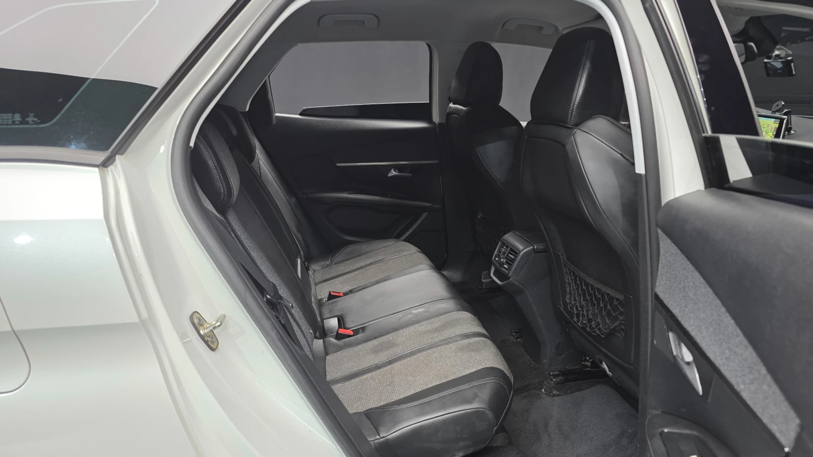 Peugeot 3008 1.6 BlueHDi Allure, снимка 10 - Автомобили и джипове - 55719729