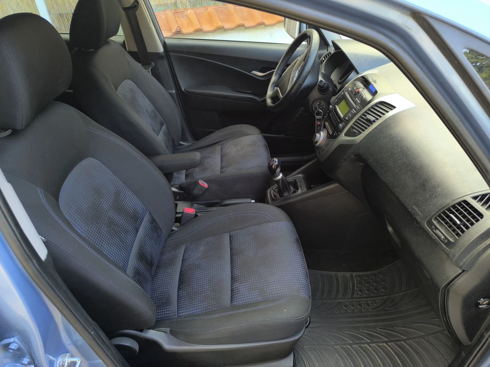 Hyundai Ix20 1.6 бензин , снимка 7 - Автомобили и джипове - 56107823