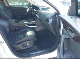 Jaguar F-PACE * Prestige* Awd* ПАНО* KEYLESS* Camera* ПОДГРЕВ* , снимка 5