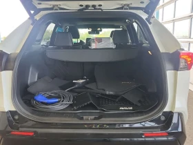 Toyota Rav4 PRIME * PLUG-IN HYBRID * XSE * AWD * ARFAX * , снимка 13