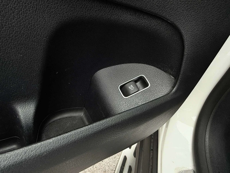 Mercedes-Benz GLE 350 CDI/Coupe/4Matic/AMG/Virtual/Ambient/Камера/, снимка 13 - Автомобили и джипове - 52369935