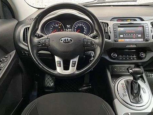 Kia Sportage 2.0 CRDI, снимка 9 - Автомобили и джипове - 49119876