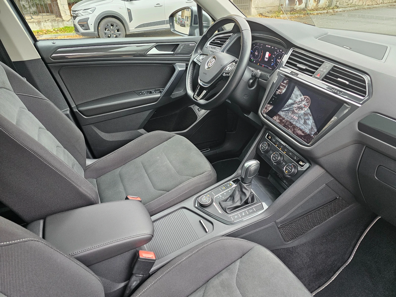 VW Tiguan Allspace Highline 4Motion 2.0tdi 200  DCC | Mobile.bg   12