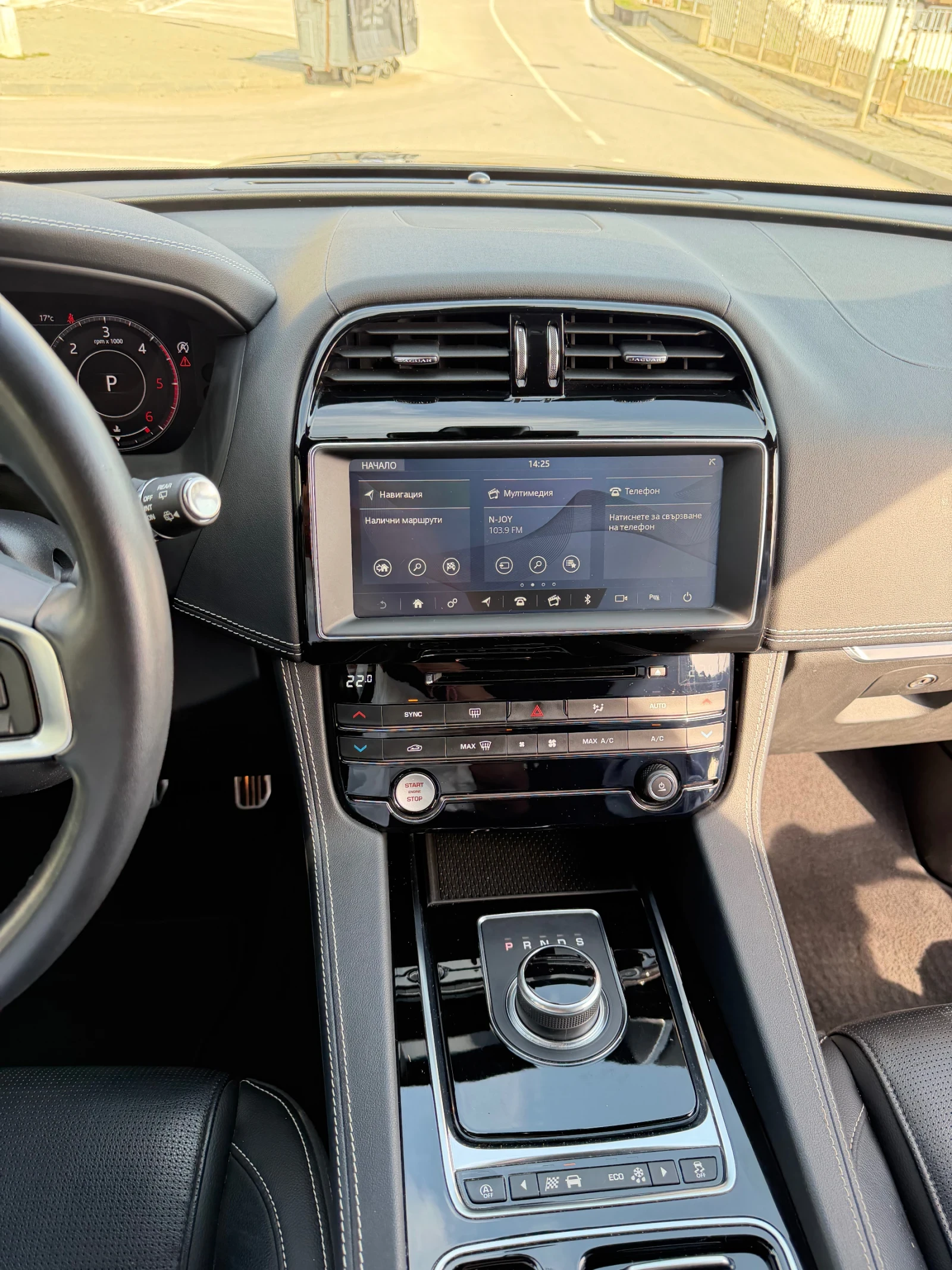 Jaguar F-PACE 2.0 D AWD CHEQUERED FLAG, снимка 11 - Автомобили и джипове - 53713135