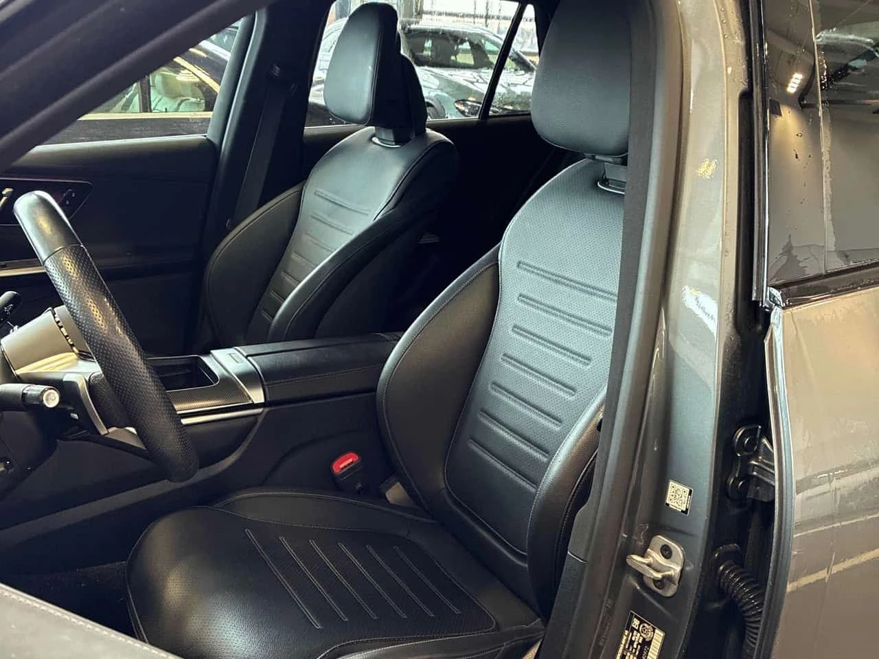 Mercedes-Benz GLC 300 4MATIC* DISTRONIC* 360КАМЕРИ* , снимка 13 - Автомобили и джипове - 54162106