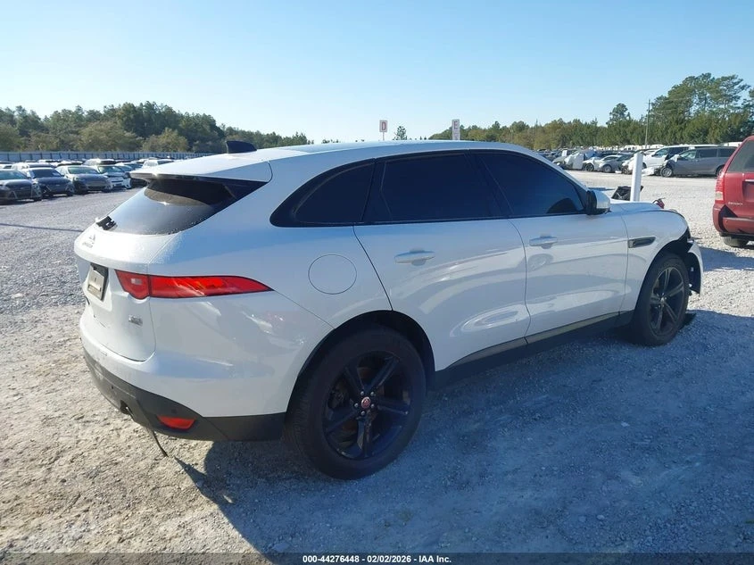 Jaguar F-PACE * Prestige* Awd* ПАНО* KEYLESS* Camera* ПОДГРЕВ* , снимка 4 - Автомобили и джипове - 55434006