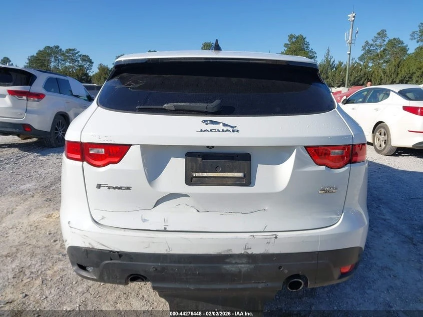 Jaguar F-PACE * Prestige* Awd* ПАНО* KEYLESS* Camera* ПОДГРЕВ* , снимка 15 - Автомобили и джипове - 55434006