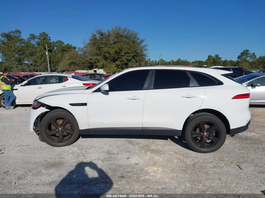 Jaguar F-PACE * Prestige* Awd* ПАНО* KEYLESS* Camera* ПОДГРЕВ* , снимка 13 - Автомобили и джипове - 55434006