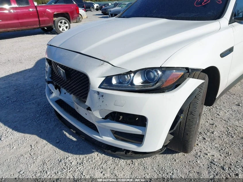 Jaguar F-PACE * Prestige* Awd* ПАНО* KEYLESS* Camera* ПОДГРЕВ* , снимка 6 - Автомобили и джипове - 55434006
