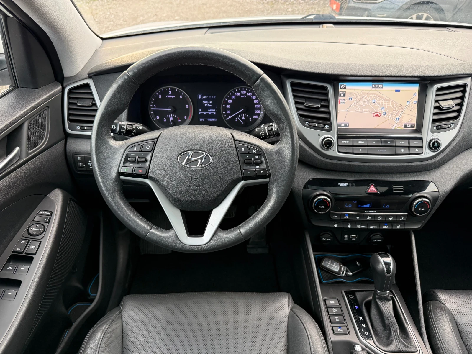 Hyundai Tucson 2.0CRDI 185к.с 4WD Швейцария, снимка 11 - Автомобили и джипове - 55837786
