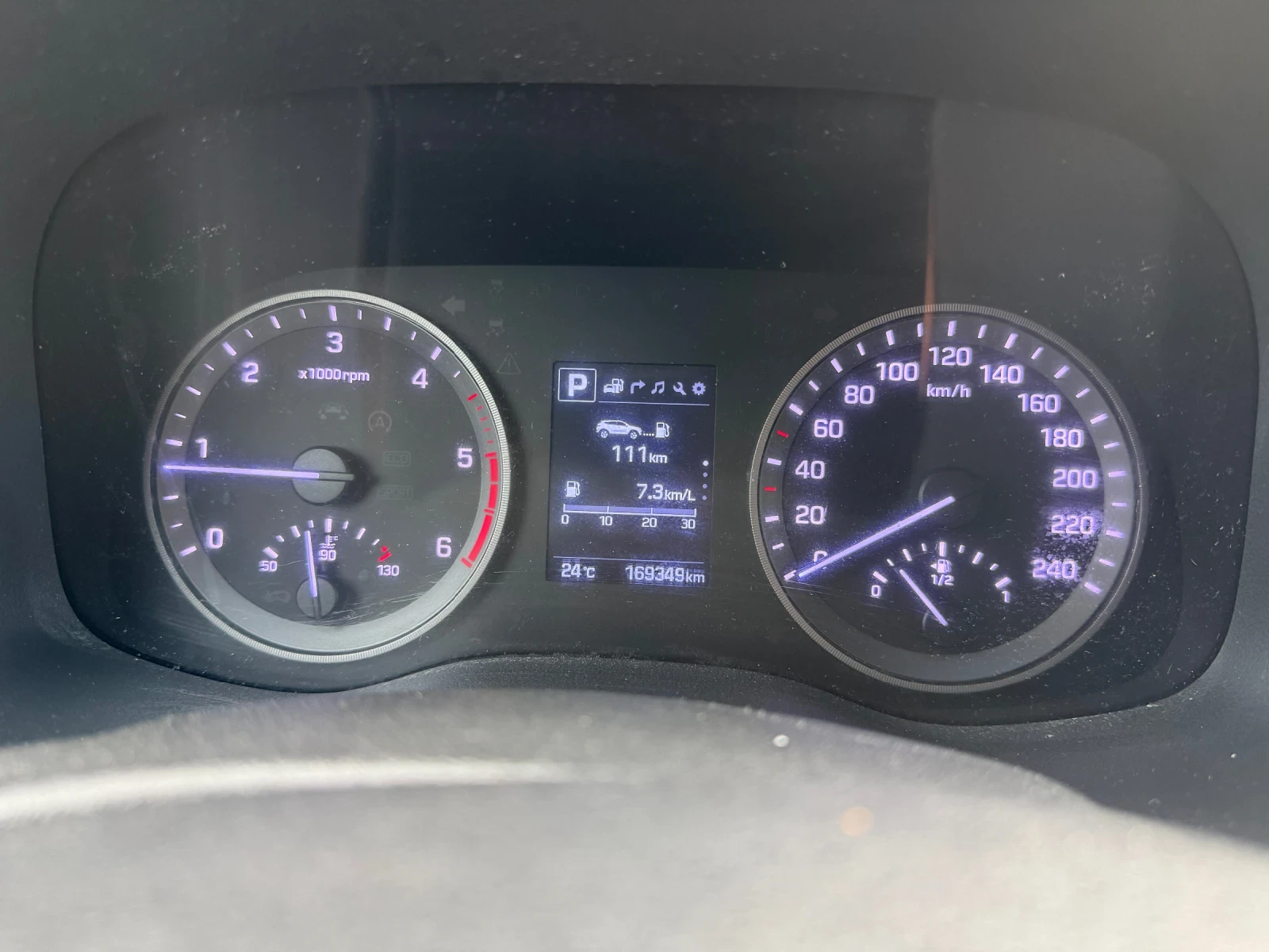 Hyundai Tucson 2.0CRDI 185к.с 4WD Швейцария, снимка 12 - Автомобили и джипове - 55837786