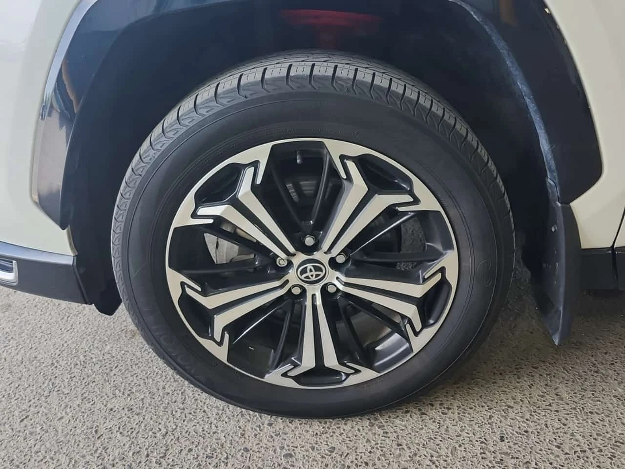 Toyota Rav4 PRIME * PLUG-IN HYBRID * XSE * AWD * ARFAX * , снимка 4 - Автомобили и джипове - 56178123
