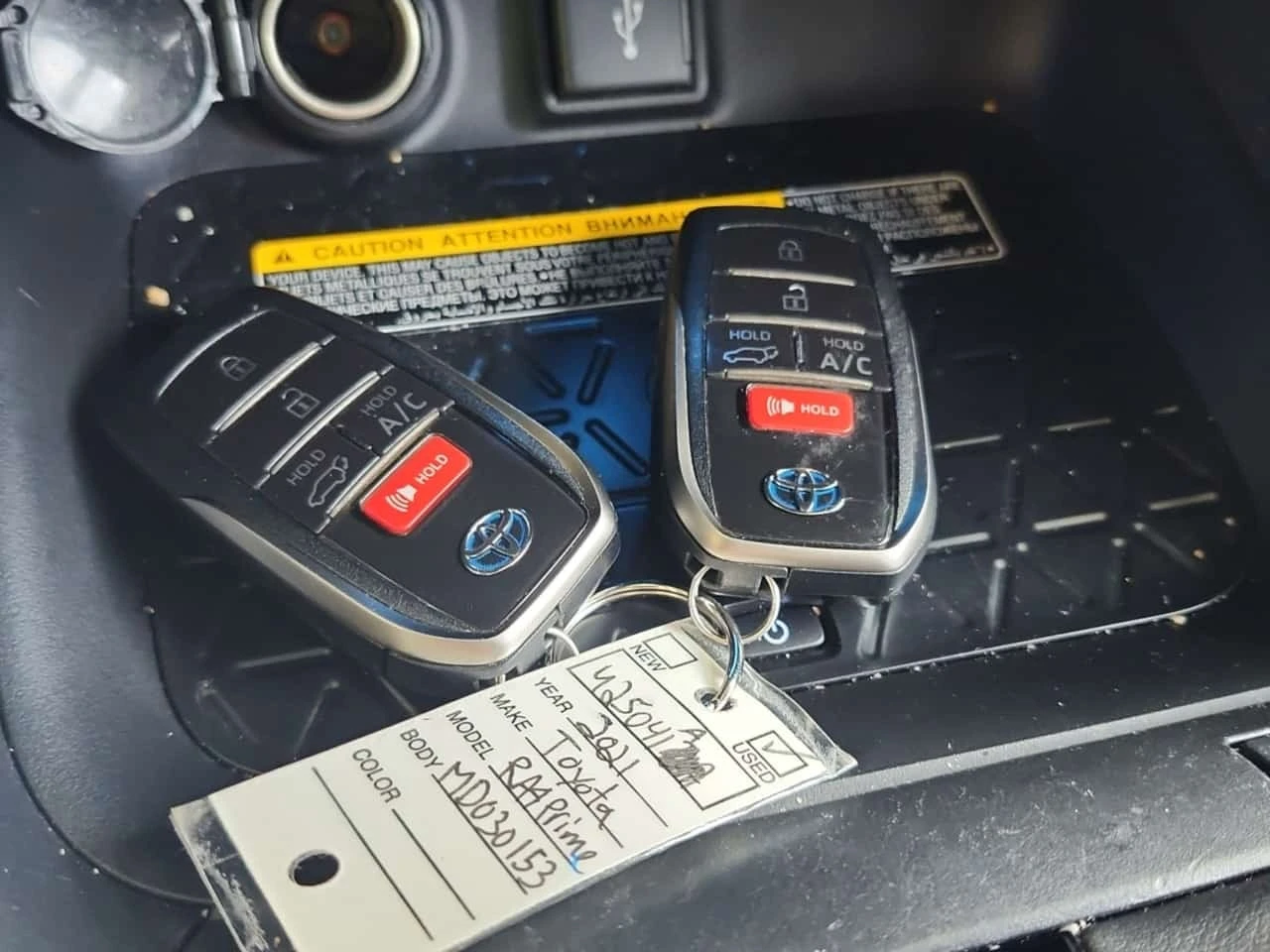 Toyota Rav4 PRIME * PLUG-IN HYBRID * XSE * AWD * ARFAX * , снимка 8 - Автомобили и джипове - 56178123