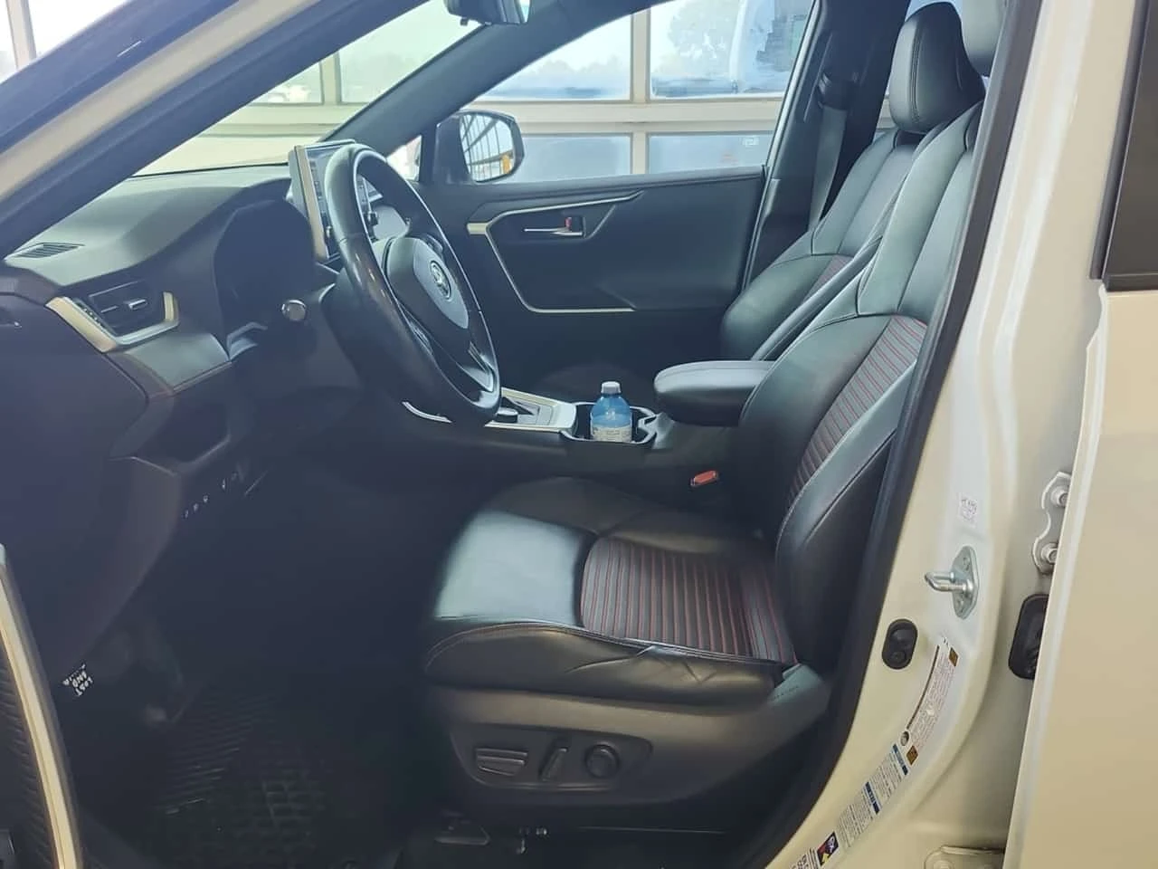 Toyota Rav4 PRIME * PLUG-IN HYBRID * XSE * AWD * ARFAX * , снимка 3 - Автомобили и джипове - 56178123