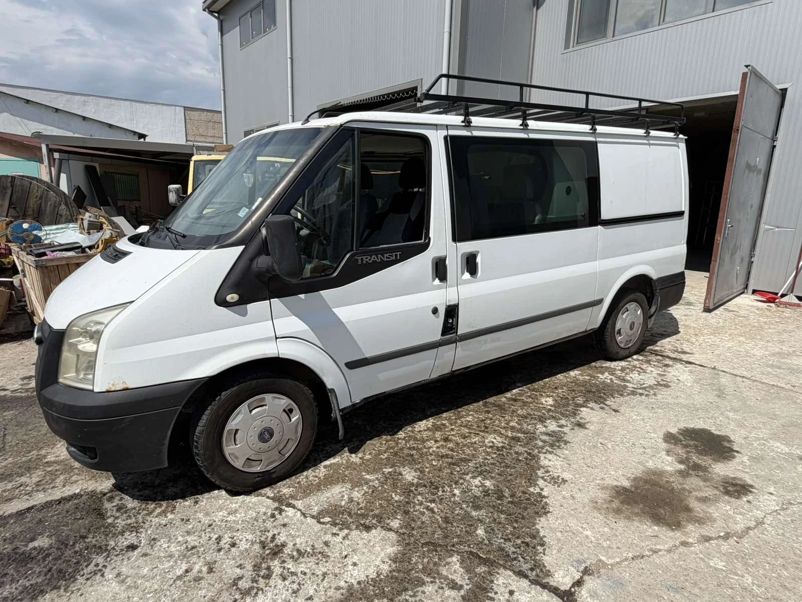 Ford Transit Товарен, 5+ 1, фургон, багажник, снимка 4 - Бусове и автобуси - 55033874
