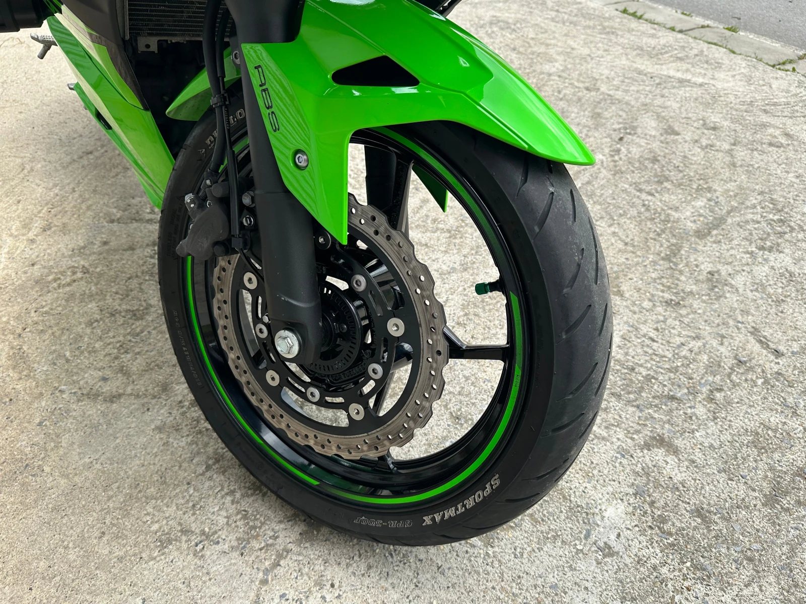 Kawasaki Ninja 400i ABS - A2, снимка 9 - Мотоциклети и мототехника - 54395269