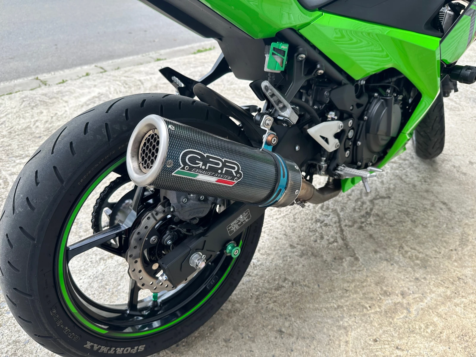 Kawasaki Ninja 400i ABS - A2, снимка 11 - Мотоциклети и мототехника - 54395269