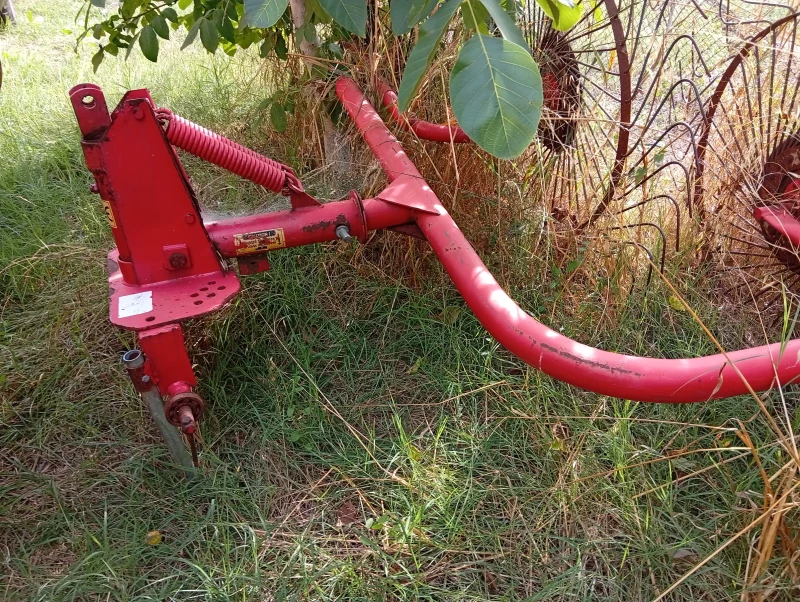 Сенообръщачка Друга марка, снимка 2 - Селскостопанска техника - 51966875