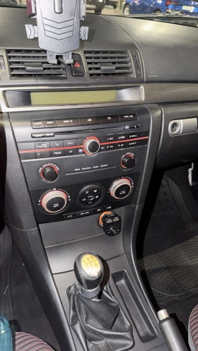 Mazda 3 2.0 i - 2000 € / 3911.66 лв. - 85826788 2