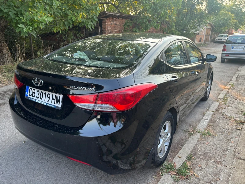 Hyundai Elantra, снимка 6 - Автомобили и джипове - 46930634