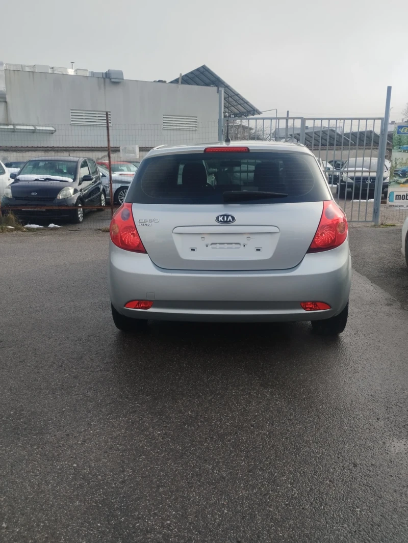 Kia Ceed 1.6 benzin , снимка 4 - Автомобили и джипове - 48497713