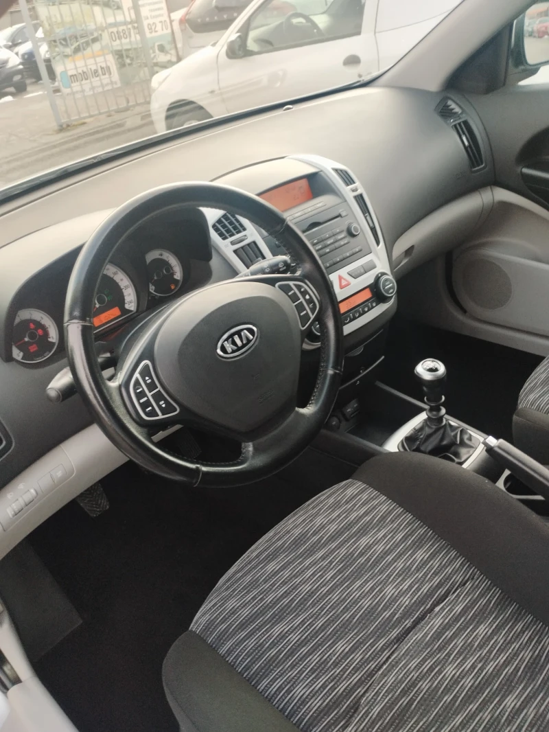 Kia Ceed 1.6 benzin , снимка 7 - Автомобили и джипове - 48497713