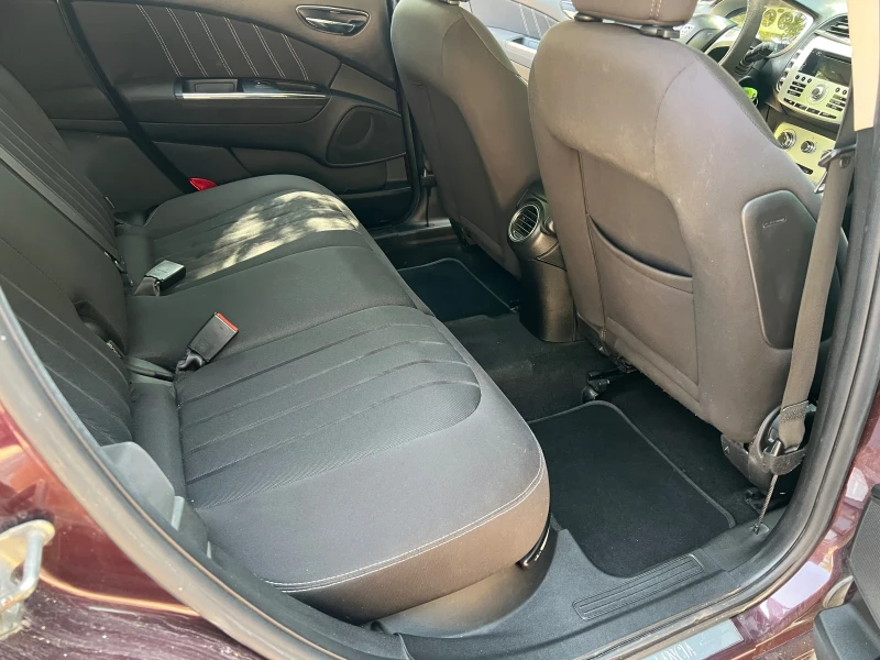 Lancia Delta 1.6 MJT , снимка 10 - Автомобили и джипове - 52365762