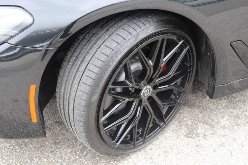 BMW 530 xDrive * CARFAX * Headup * ПОДГРЕВИ, снимка 11 - Автомобили и джипове - 53340612