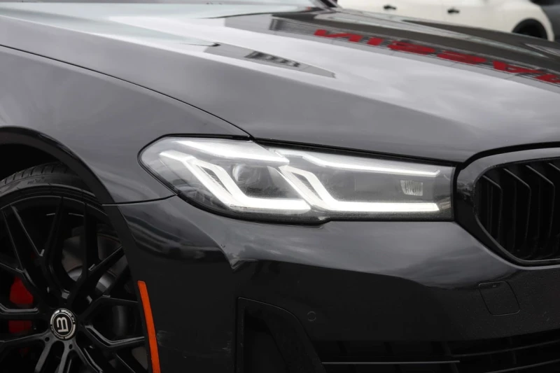 BMW 530 xDrive * CARFAX * Headup * ПОДГРЕВИ, снимка 2 - Автомобили и джипове - 53340612