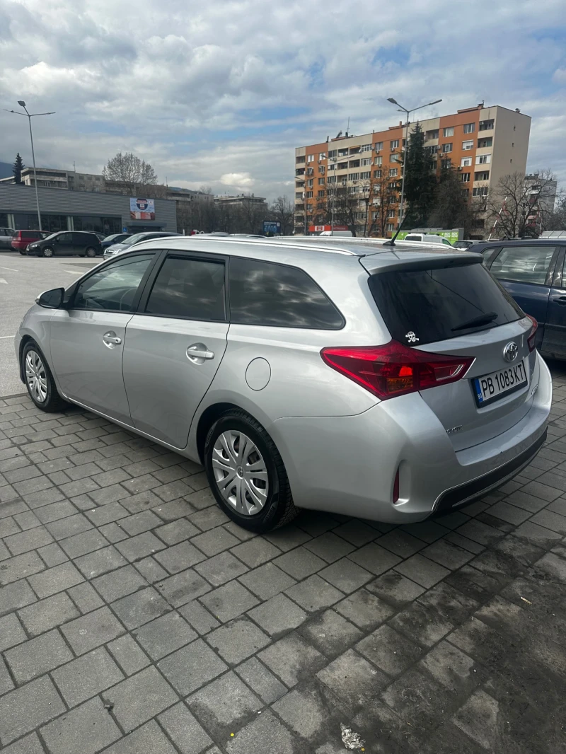 Toyota Auris, снимка 3 - Автомобили и джипове - 53495682
