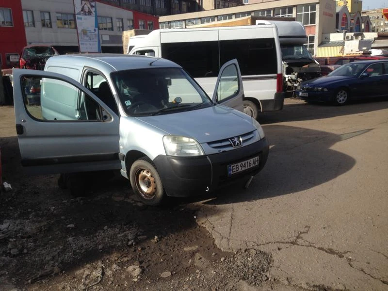 Peugeot Partner 1.9D, снимка 1 - Автомобили и джипове - 43182268