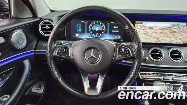 Mercedes-Benz E 300 4MATIC Avnatgarde, снимка 7 - Автомобили и джипове - 54098570