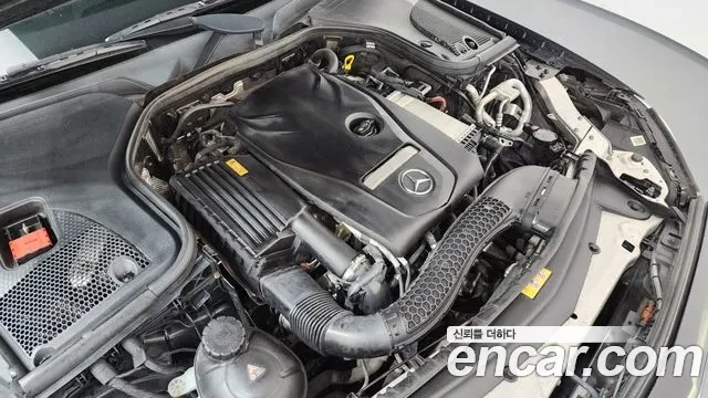 Mercedes-Benz E 300 4MATIC Avnatgarde, снимка 17 - Автомобили и джипове - 54098570