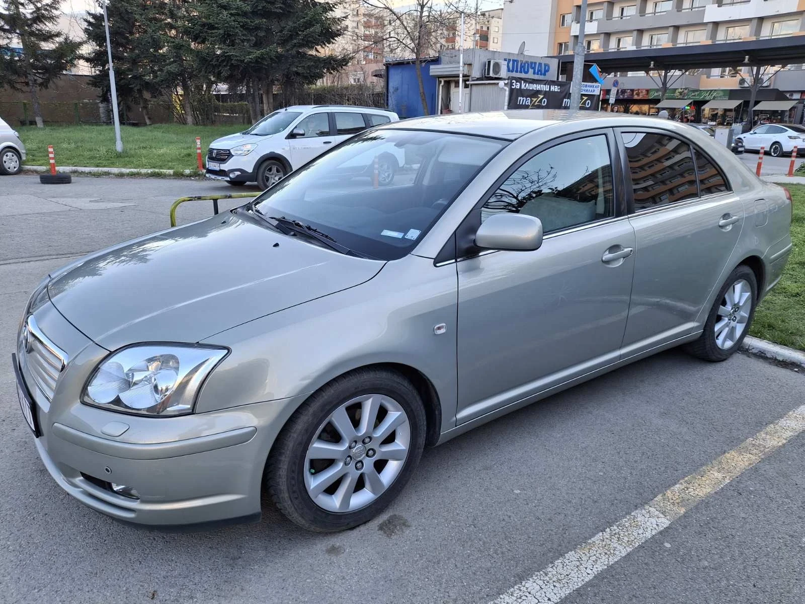 Toyota Avensis  - изображение 2