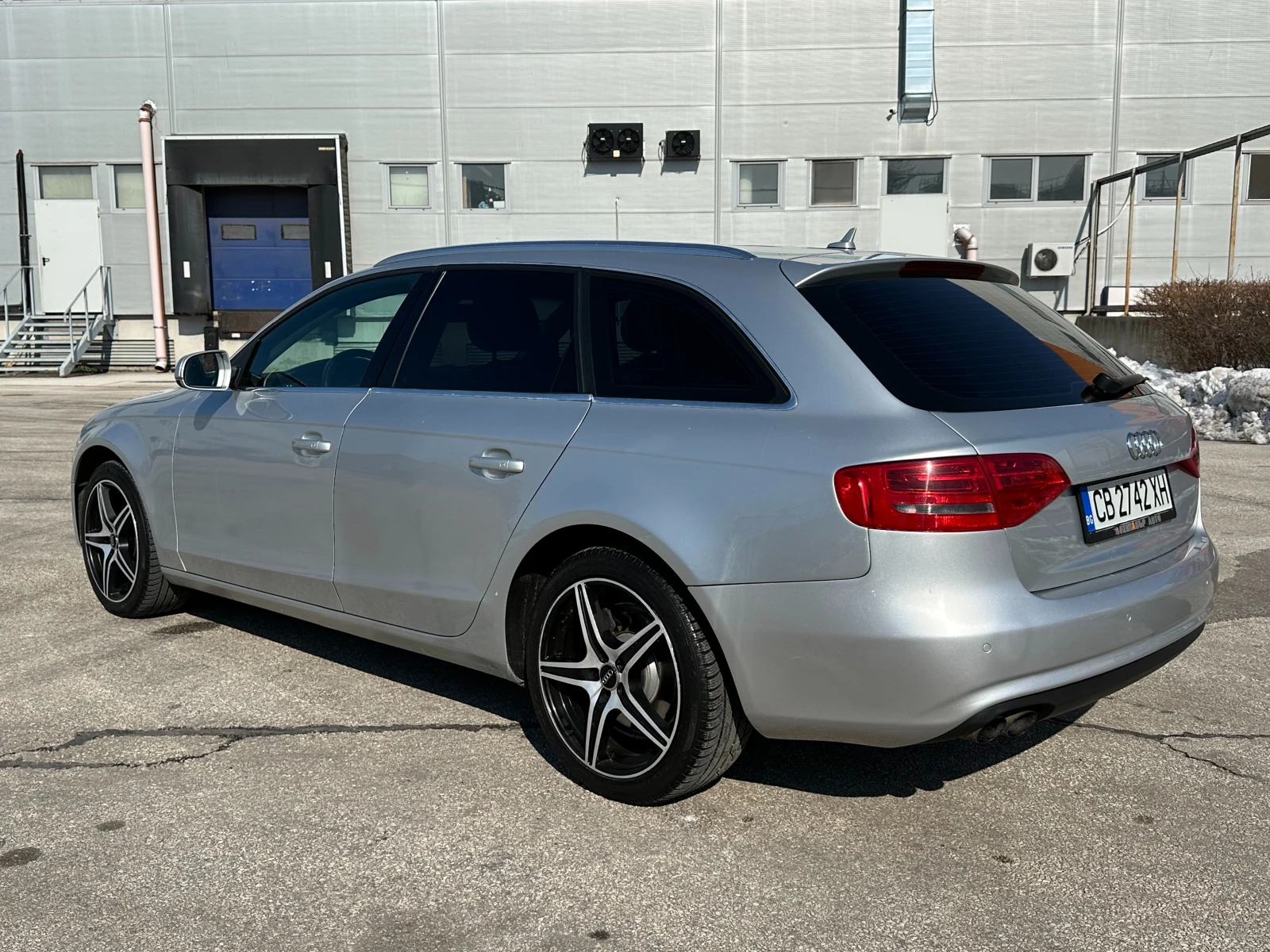 Audi A4 2.0TDI Автомат - изображение 4