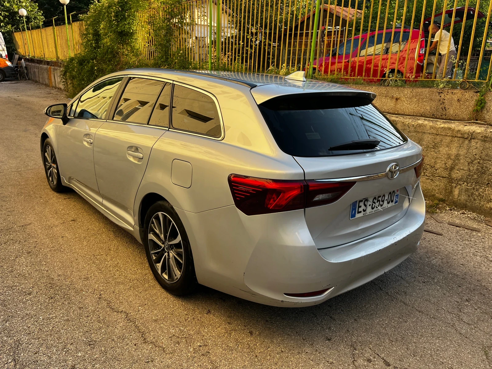 Toyota Avensis 1.8i 147к.с. - изображение 3