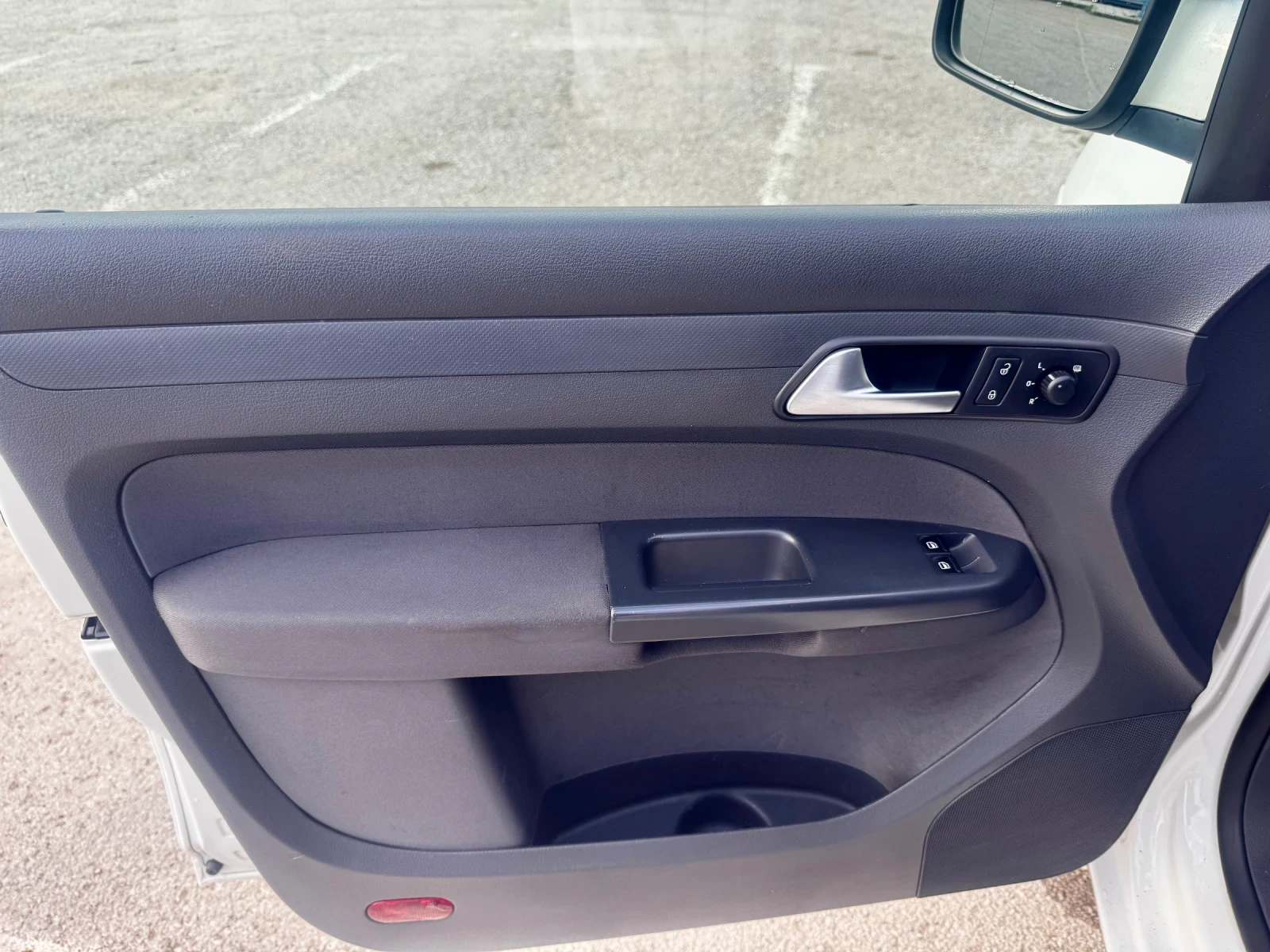 VW Caddy 2.0i 109hp - Метан, снимка 8 - Автомобили и джипове - 54197315