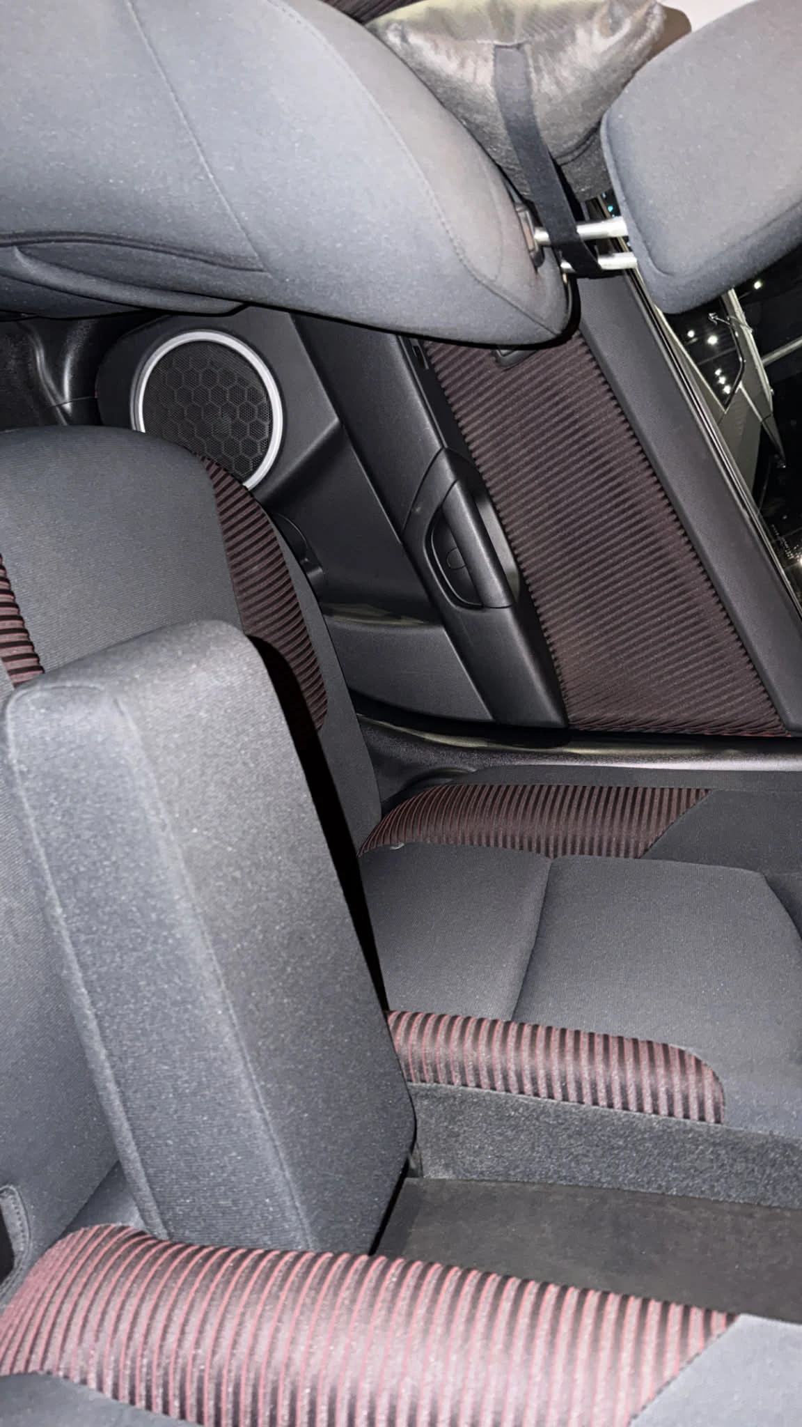 Mazda 3 2.0 i | Mobile.bg � ����������� 6