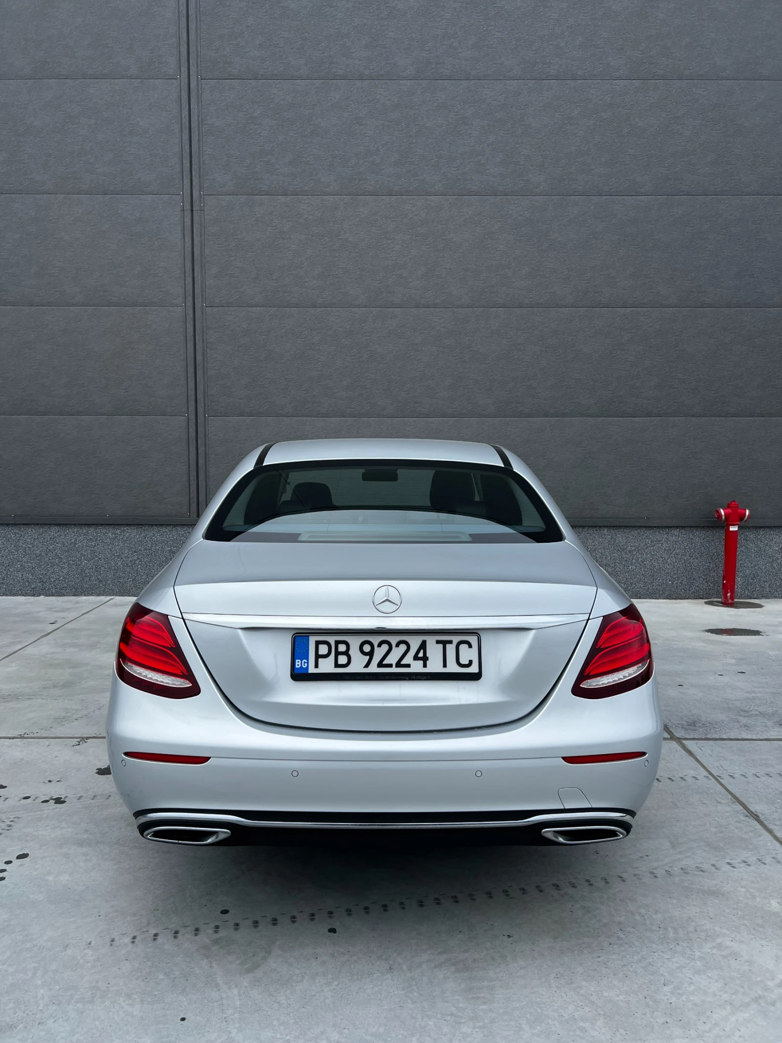 Mercedes-Benz E 220, снимка 6 - Автомобили и джипове - 54404180