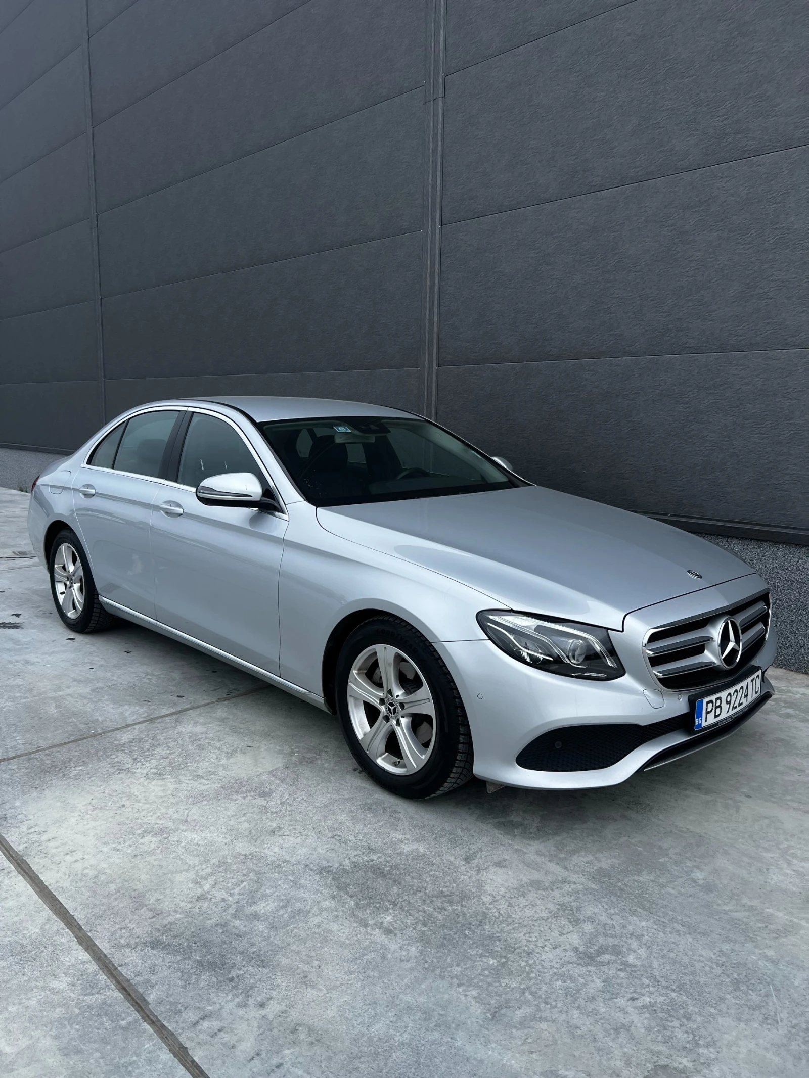 Mercedes-Benz E 220