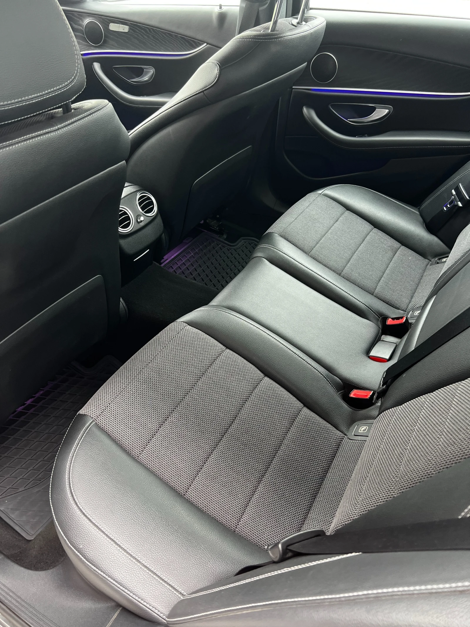 Mercedes-Benz E 220, снимка 12 - Автомобили и джипове - 54404180