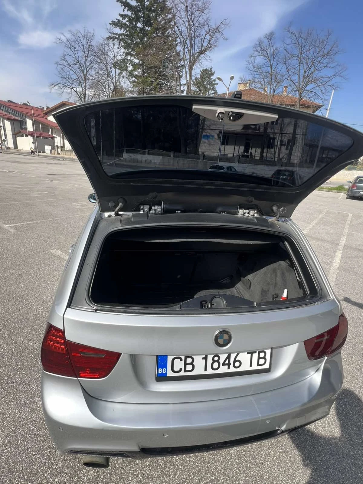BMW 320, снимка 6 - Автомобили и джипове - 54460245