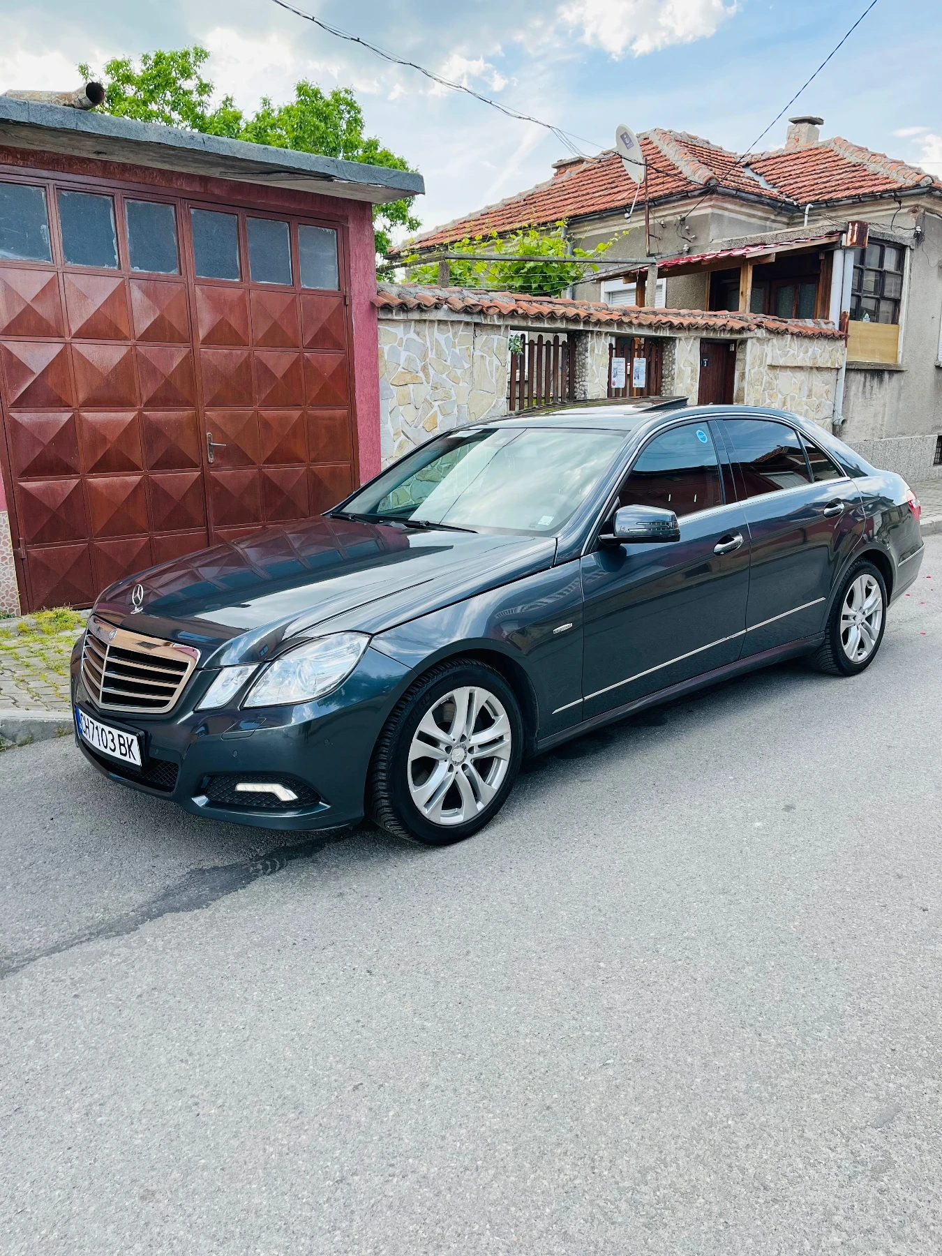 Mercedes-Benz E 250, снимка 4 - Автомобили и джипове - 54730789