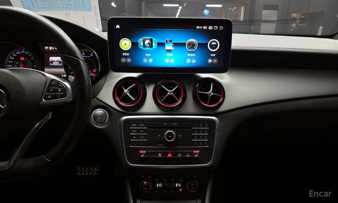 Mercedes-Benz CLA * CLA45 AMG 4MATIC * CARFAX * ЦЕНА ДО БГ, снимка 14 - Автомобили и джипове - 55510325